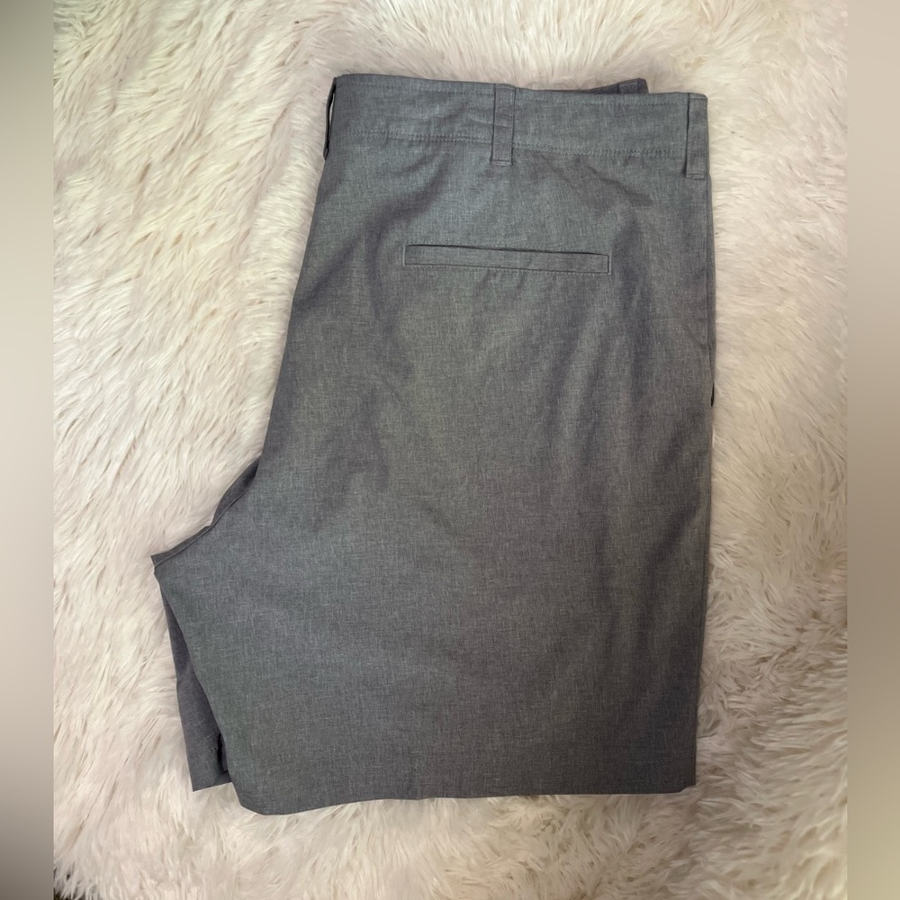 Pro Tour Men's Gray Golf  Shorts. 40